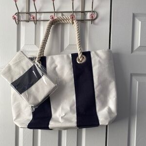 Beach Bag or travel bag NWOT navy and white